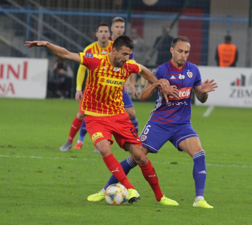 Korona Kielce przegrała z Piastem Gliwice 0:1. Żółto-czerwoni zagrali lepiej niż w ostatnich spotkaniach, ale zawiodła skuteczność