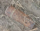 Niewybuch z czasów wojny znaleziony podczas prac ziemnych w gminie Przyłęk. Do akcji wkroczyli saperzy