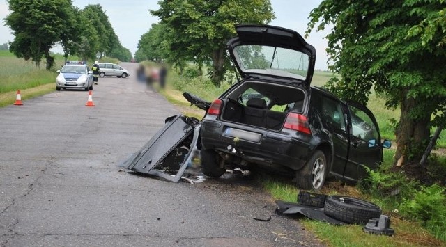 Augustowscy policjanci ustalają szczegółowy przebieg wypadku.