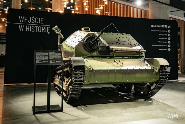 W Muzeum II Wojny Światowej w Gdańsku zaprezentowano replikę tankietki TK-S