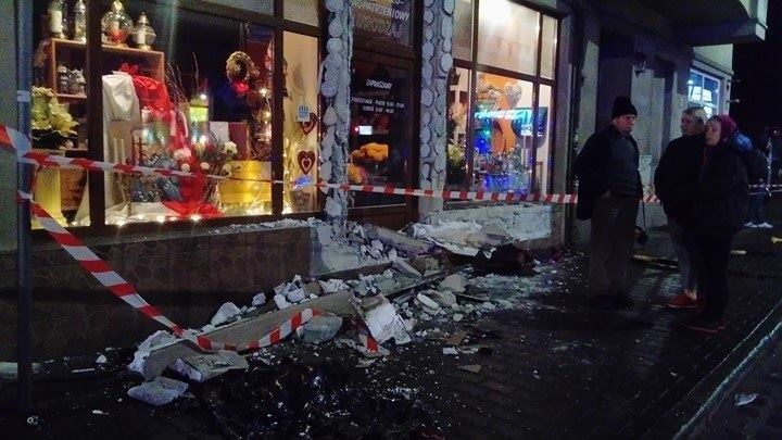 Wrocław: Miejski autobus wjechał w sklep. Co się stało?