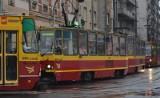 Tramwajom brakuje prądu. Przeciążona podstacja w centrum Łodzi wyłącza napięcie