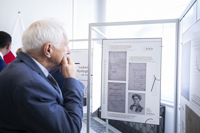 Wystawa poświęcona prof. Ludwikowi Rydygierowi została otwarta w Senacie 1 lipca