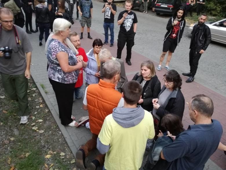 Protest przed koncertem Behemotha w Katowicach