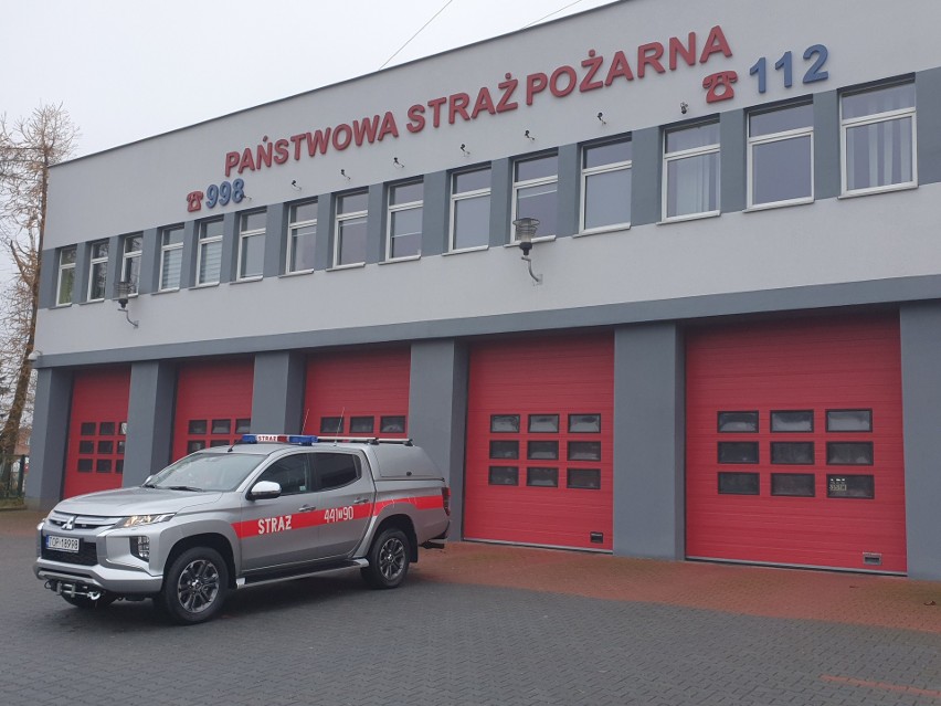 Nowy samochód opatowskiej straży pożarnej. Pomoże w akcjach ratowniczych (ZDJĘCIA)