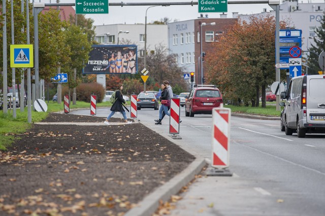 Jezdnia na Ogińskiego z wcięciem w talii