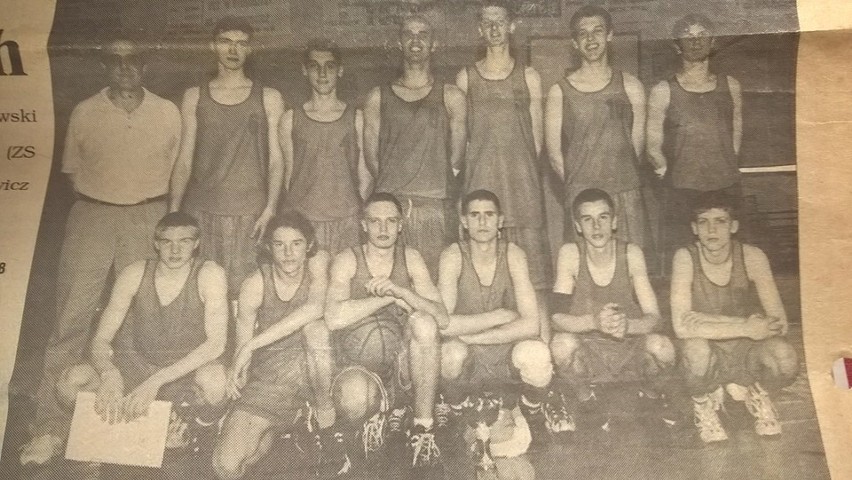 Starsi i młodsi koszykarze przez dwa dni grali w hali IV LO.