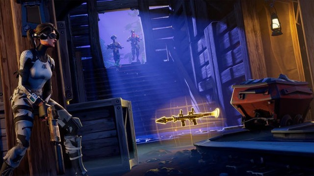 Fałszywe aplikacje do gry Fornite na Androida uszkadzają telefon i ściągają pieniądze.Deweloperzy Fortnite jakiś czas temu zapowiedzieli wypuszczenie latem 2018 roku wersji gry na system Android. Zważywszy na to, że gra jest już dostępna w systemie IOS, nie dziwi fakt, że część tych graczy, która nie posiada Iphone'a, nie może się doczekać spełnienia obietnic dewelopera. Staje się więc łatwym celem oszustów, którzy tworzą coraz więcej fałszywych aplikacji, imitujących grę Fortnite na Androida. Jak się okazuje, jest to bardzo niebezpieczne zwłaszcza dla młodych osób.