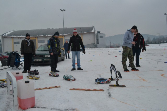 Zawody Śląskiej Ligi Rajdowej samochodów elektrycznych RC w skali 1:10 cieszą się coraz większą popularnością