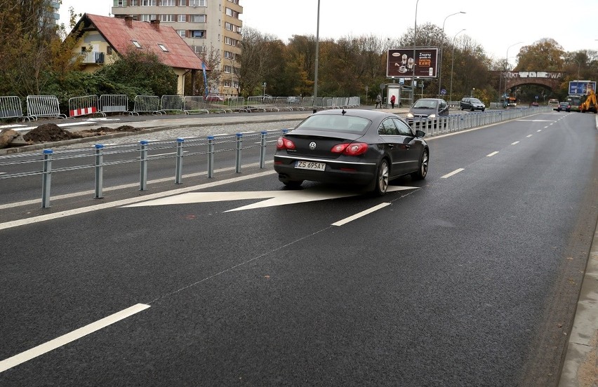 Absurdy wyremontowanej ul. Sczanieckiej w Szczecinie. Fatalny fragment pominięty [wideo, zdjęcia]