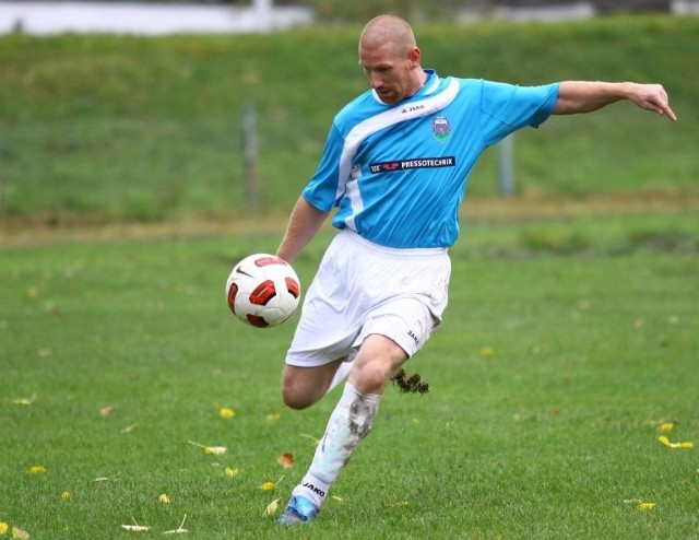 Stoper Olimpii Maciej Moczko nie uratował swojej ekipy przed stratą trzech bramek.