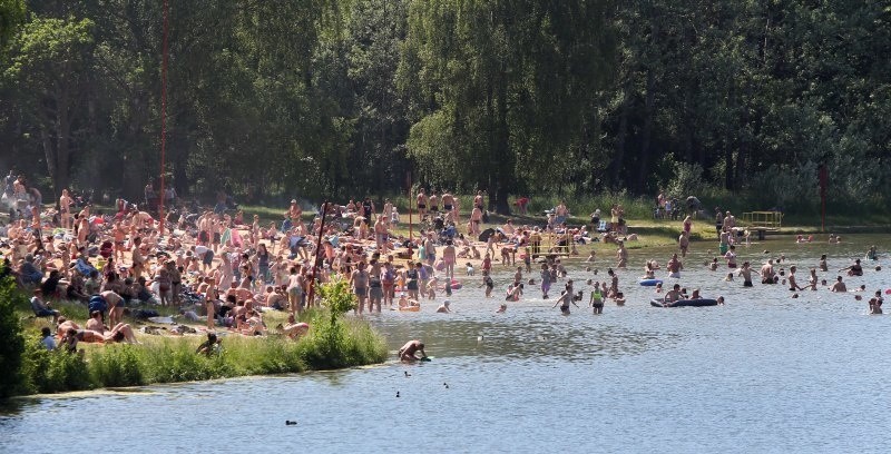 W Arturówku, mimo że formalnie kąpielisko było do tej pory...