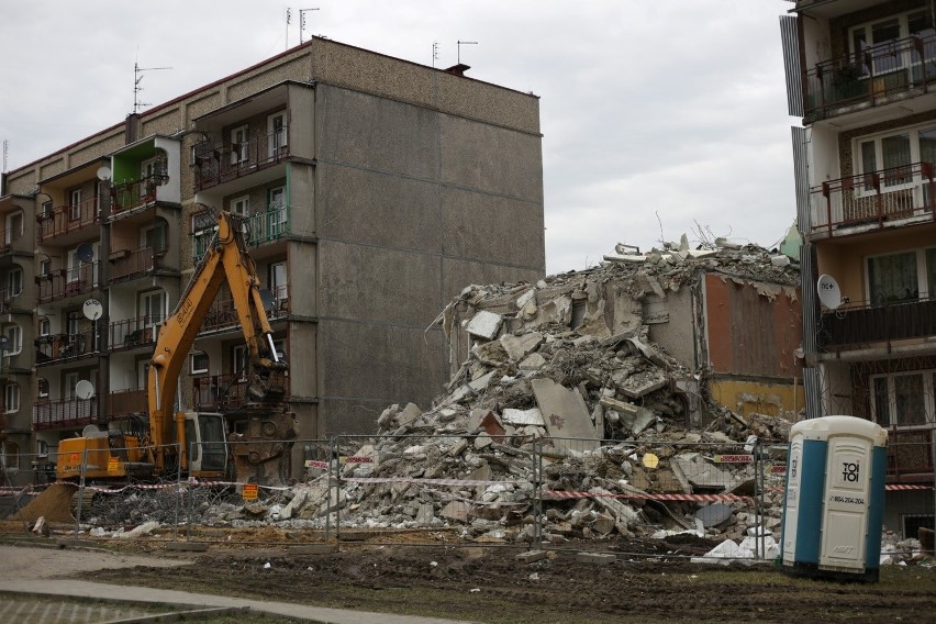 Wyburzanie bloku w Bytomiu, w którym doszło do wybuchu gazu