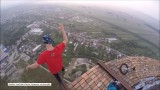 Rumunia: Kaskader chwali się umiejętnościami na szczycie 256-metrowego komina