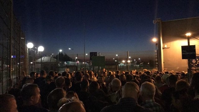 - To co się dzieje tutaj to jest jakiś dramat – alarmowali ludzie oczekujący na odprawę w pieszym polsko-ukraińskim przejściu granicznym w Medyce.