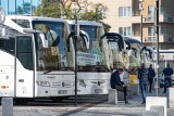 Kraków. Przewoźnicy protestują. Wielki zjazd autokarów pod Wawelem! [ZDJĘCIA]