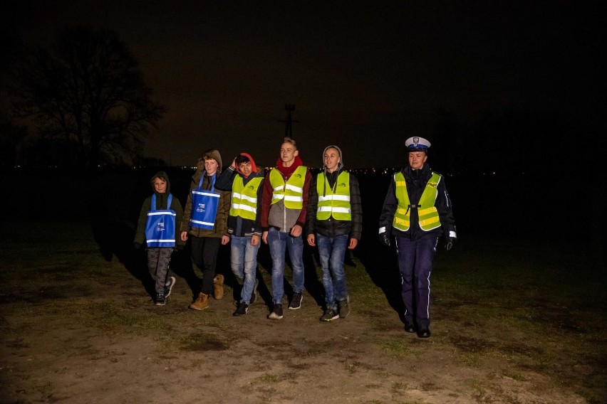 W Dobrzyniewie Kościelnym policja zachęcała do noszenia...