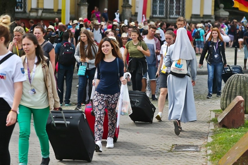 Tysiące pielgrzymów i tańczący księża na mszy w Trzebnicy