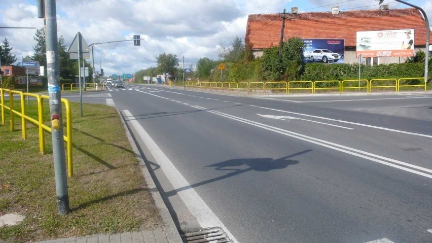 Drugie newralgiczne skrzyżowanie w Lubiczu Dolnym: - z ul....