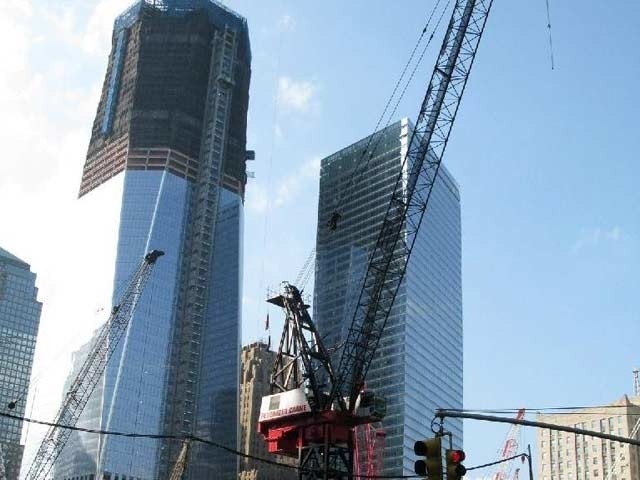 Ground Zero, od kilku lat plac budowy, to miejsce szczególne nie tylko dla mieszkańców Nowego Jorku, ale również milionów turystów, którzy co roku odwiedzają to miasto.