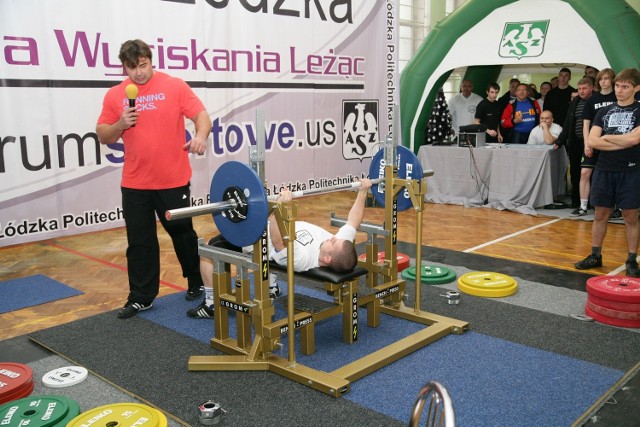 Marcin Laśkiewicz i zwyciezca kategorii 59 kg Michał Szczubiał