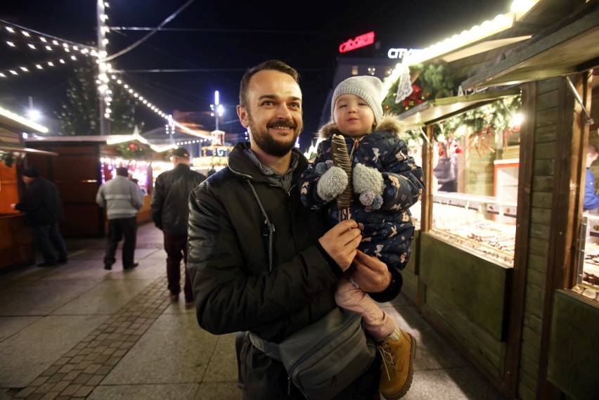 Jarmark Bożonarodzeniowy 2019 na rynku w Katowicach