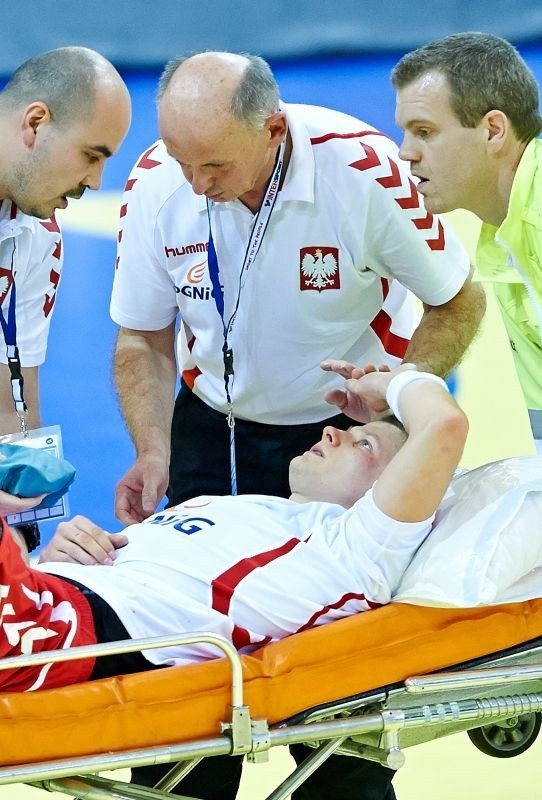 Jakub Łucak w czasie meczu z Chorwacją doznał groźnie wyglądającego urazu. Na noszach został zniesiony z parkietu. Ale najważniejsze, że czuje się już dobrze.