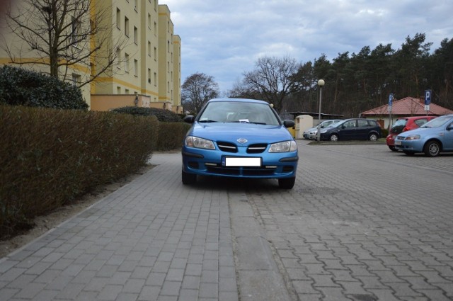 W środę (6 marca) wieczorem przy Trasie Północnej w Zielonej Górze pojawił się radiowóz. Policja interweniowała w sprawie autodrania, który zaparkował przed blokiem. Zajął pół chodnika.Czytaj również: 60-letnia zielonogórzanka ukarała parkujących na chodniku ;nfWIDEO: Lubuscy autodranie