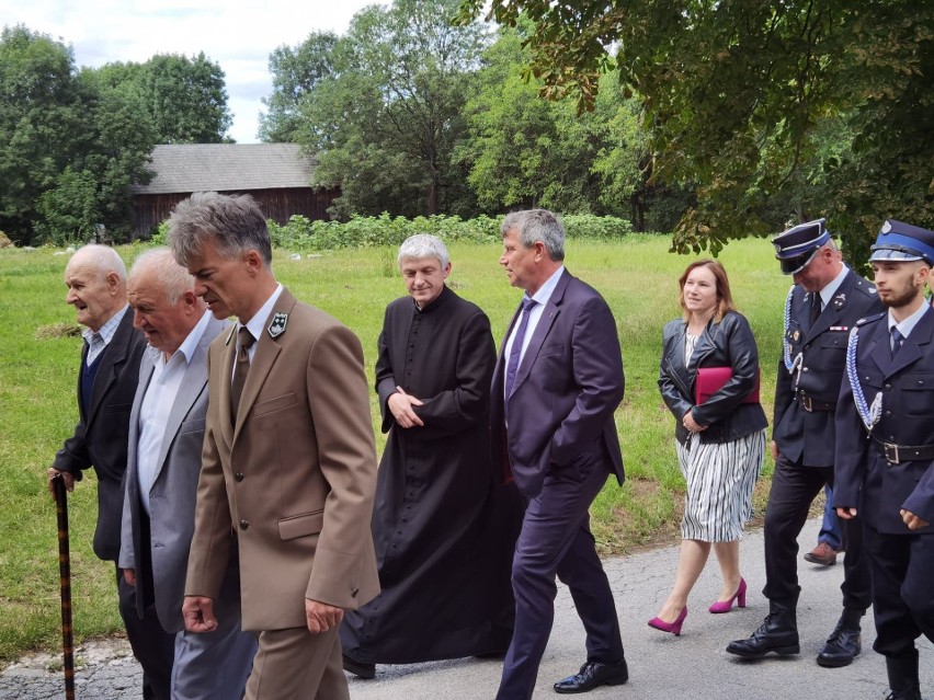 Święto Pszczelarzy w Górach. Wesoły korowód i degustacja miodów