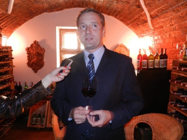 Łukasz Chrostowski jest zdania, że wino z Nitry smakowo jest zbliżone do tego z lokalnych winnic