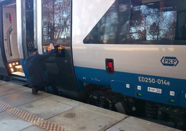 Już pierwszego dnia pracy Pendolino miewały problemy techniczne