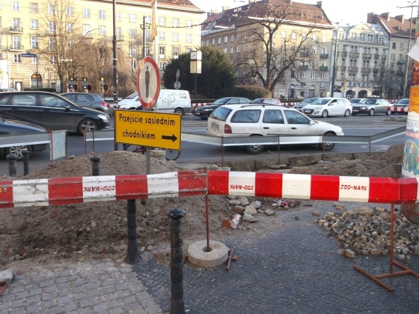 Remont na placu Kościuszki stanął. Będzie kilka miesięcy opóźnienia (ZDJĘCIA)