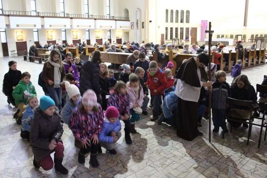 Droga krzyżowa w Chorzowie w parafii św. Franciszka z Asyżu