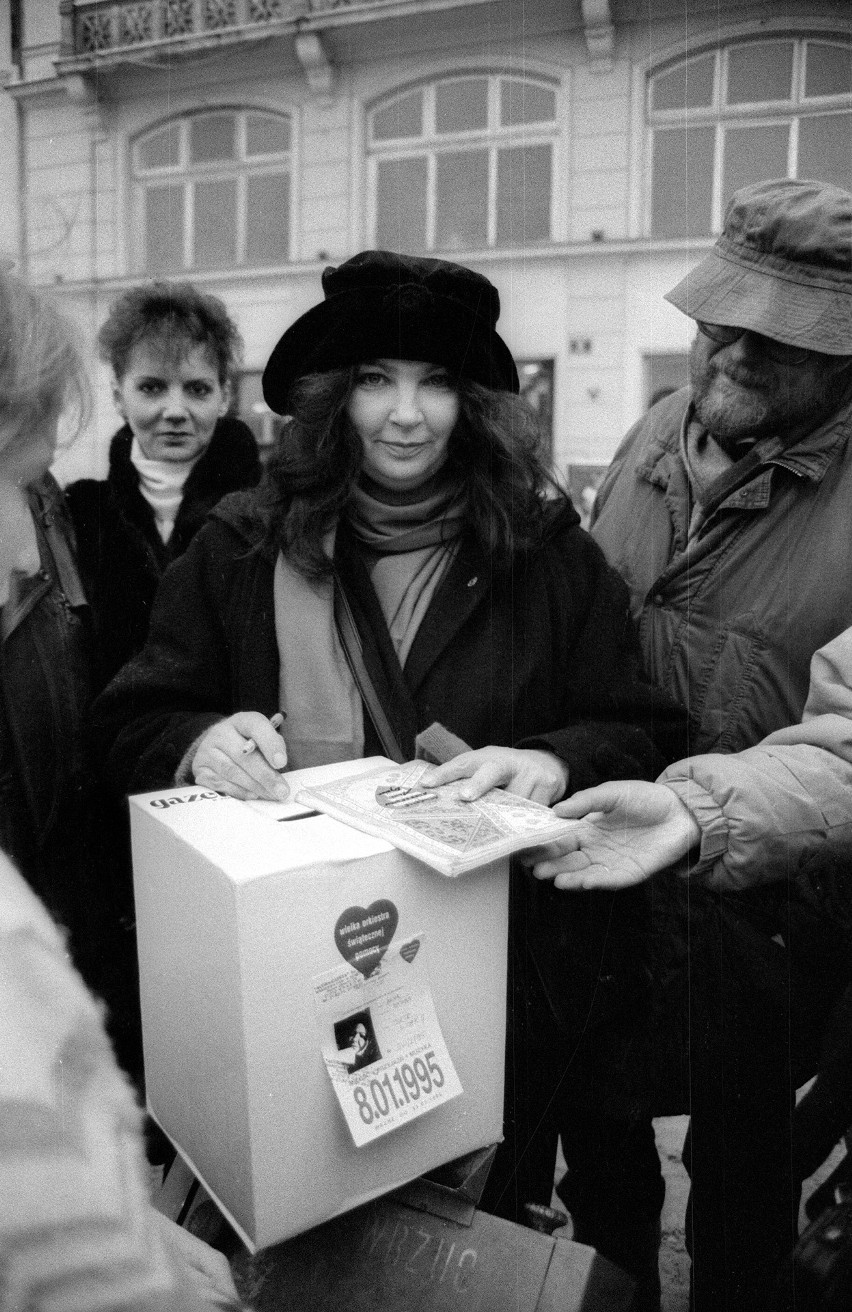 Anna Dymna podczas finału WOŚP w 1995 roku