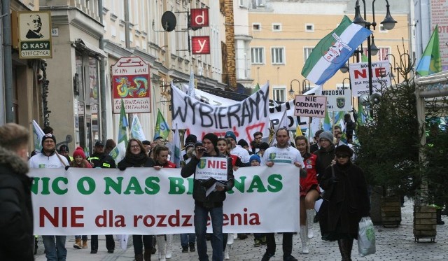 5 lutego 2016. Przeciwnicy powiększenia Opola protestowali w centrum miasta.