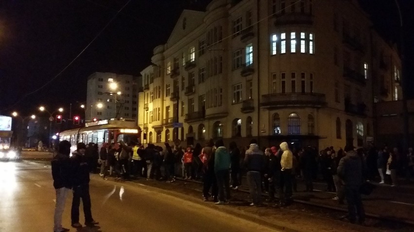 Protest w Sosnowcu po śmierci 23-latka przerodził się w...