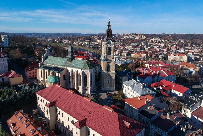 Na podstawie analizy ruchu turystycznego na terenie...