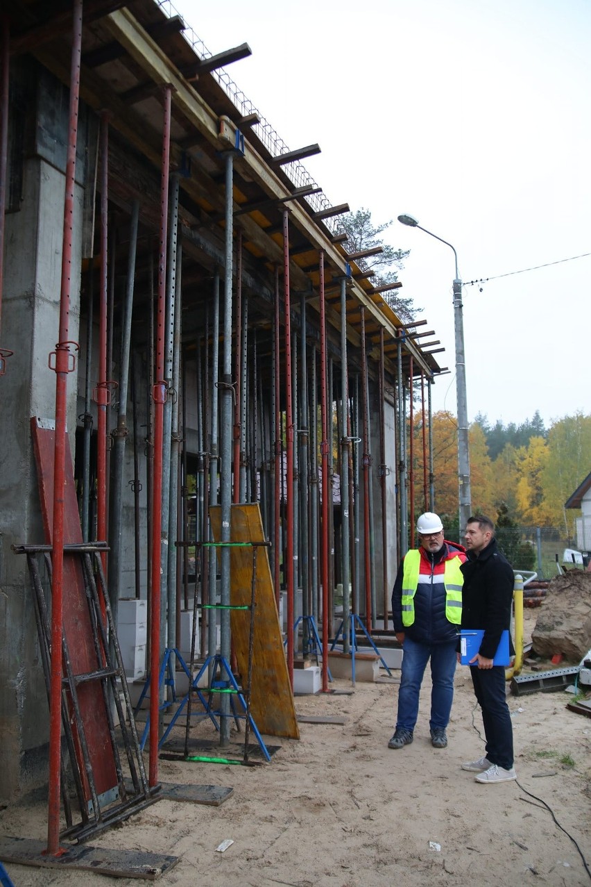 Budowa świetlicy w Teodorowie w gminie Rzekuń. Dokonano już częściowego odbioru prac