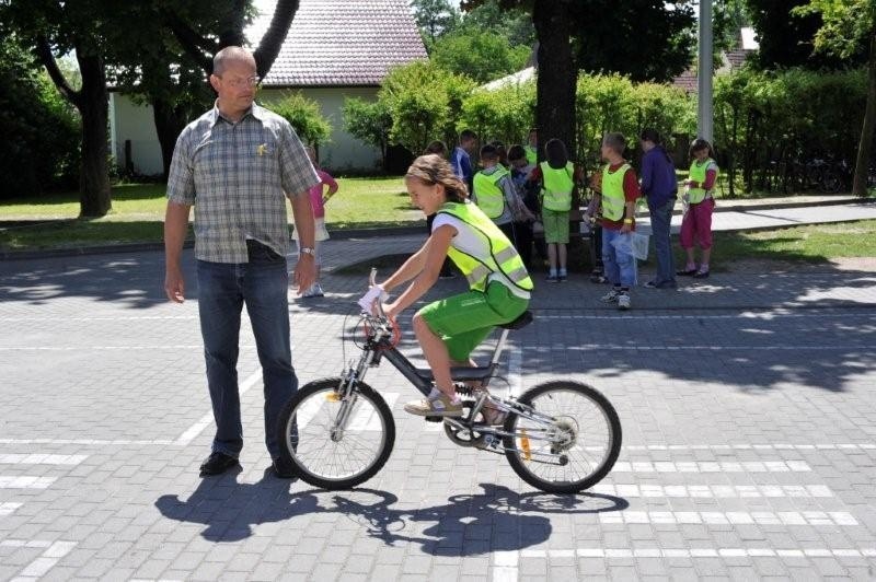 Opole: Egzamin na karte rowerową w Szkole Podstawowej nr 24.