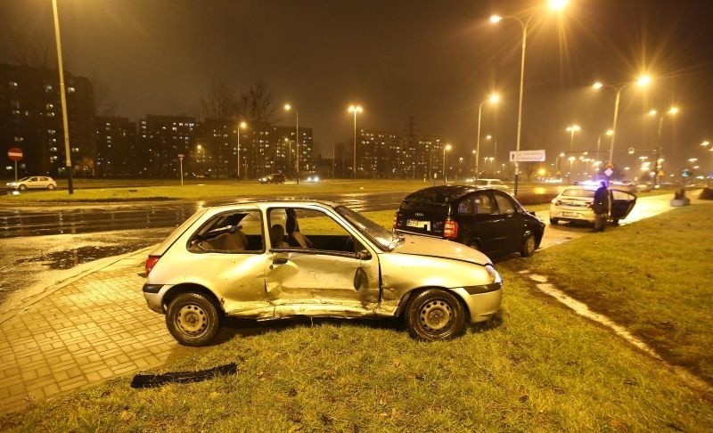 Wypadek na skrzyżowaniu alei Wyszyńskiego i Bandurskiego