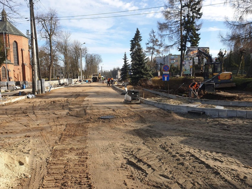 Ostrów Mazowiecka. Trwa remont ulicy Kościuszki. Jest już pierwsza warstwa asfaltu. Zobaczcie zdjęcia