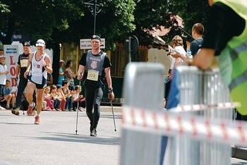 Nordicwalkersi ścigali się z bardziej tradycyjnymi biegaczami Fot. Archiwum Agencji Tomatoe PR