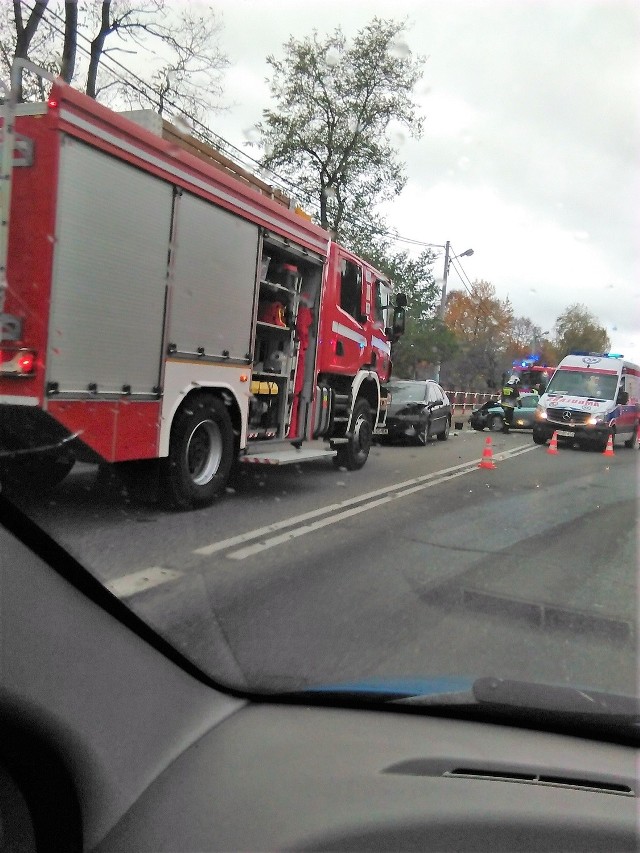 Poważny wypadek samochodowy w Kobylnicy