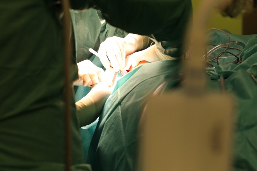 Operacja usunięcia rozległego guza podstawy czaszki u...