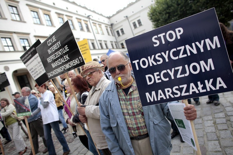 Manifestacja Terry i pracowników Kronospanu w Szczecinie.