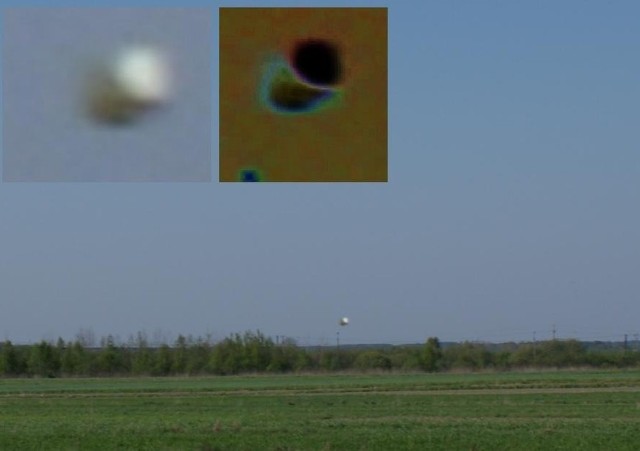 To zdjęcie wykonał Arkadiusz Miazga w okolicach Ropczyc. Odbijająca światło kula znajduje się tuż nad horyzontem. U góry powiększony fragment fotografii.