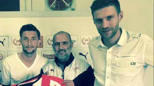 Cornel Rapa, trener Michał Probierz, Mariusz Mikołajczyk menedżer piłkarski