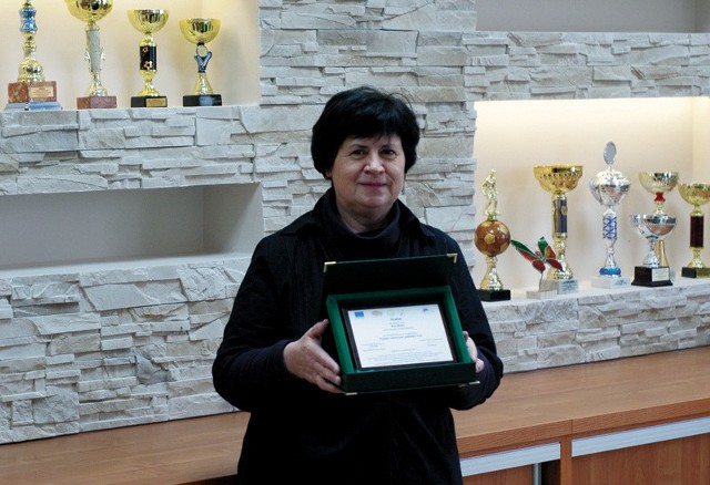 W naszej wsi dużo się dzieje - cieszy się  Jadwiga Kochanowska, opiekunka świetlicy w Karakulach. Z dumą pokazuje dyplom za najładniejsze sołectwo w gminie Supraśl. Teraz miejscowość może się pochwalić odnowioną placówką.