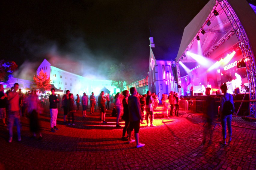 Intro Festival 2018 w Raciborzu - pokazy laserowe, iluminacje oraz publiczność ZDJĘCIA