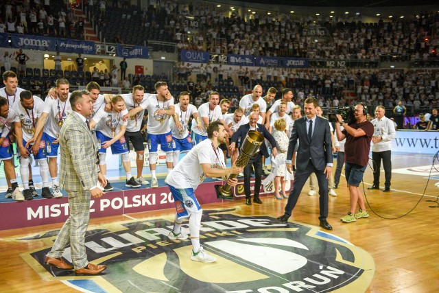 Na gali w Warszawie podsumowano sezon Energa Basket Ligi mężczyzn i kobiet. Była okazja do wyróżnień i nagród, z których spora część pojechała na Pomorze i Kujawy. Królem wieczoru był oczywiście Anwil Włocławek.Oto nagrodzeni z regionu >>>